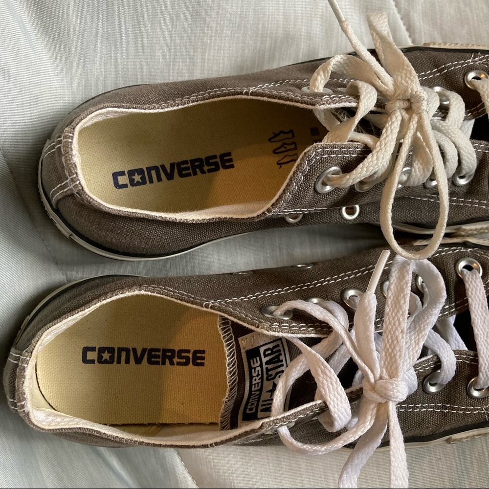 Converse - Picture 2 of 4
